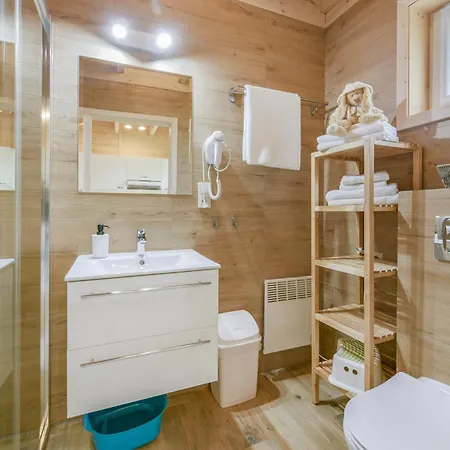 2 Bedroom Stunning In Semesterbostad *