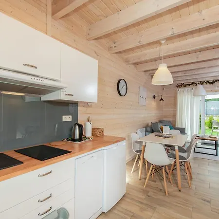 2 Bedroom Stunning In Semesterbostad Ustronie Morskie